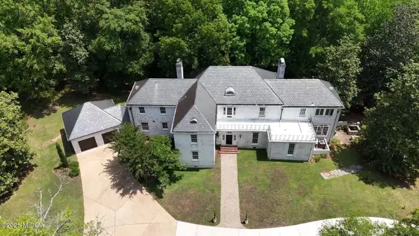 1464 Twin Pines Drive, Macon, GA 31211