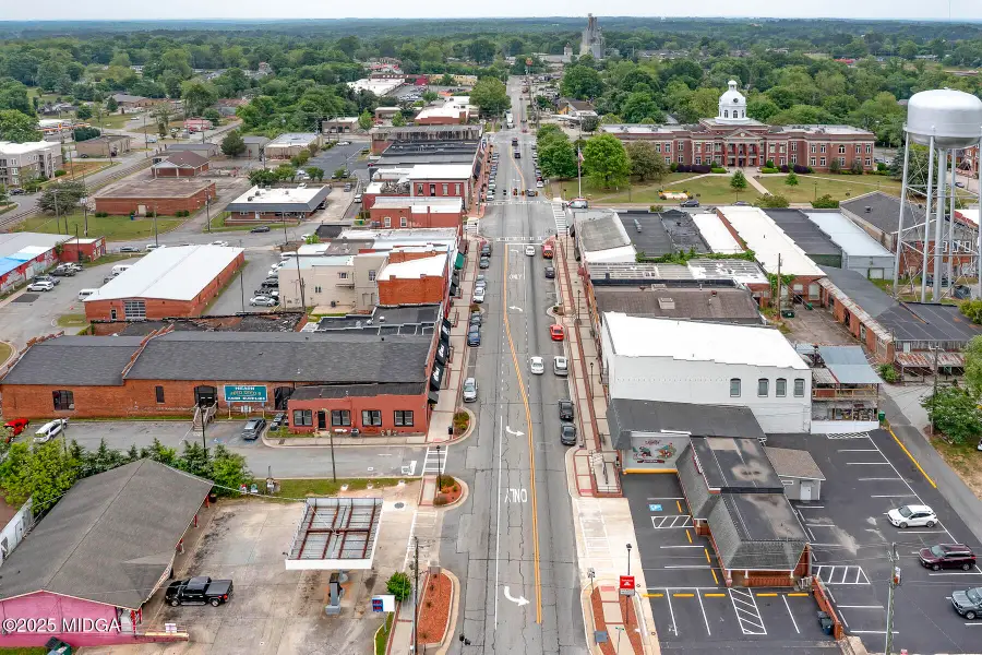 113 N Jefferson Avenue, Eatonton, GA 31024 - #3