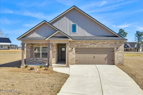 202 Eric Court, Byron, GA 31008