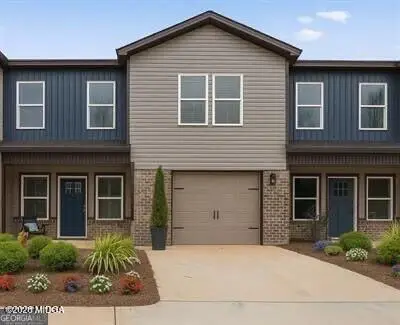 302 Beau Claire Circle, Byron, GA 31008