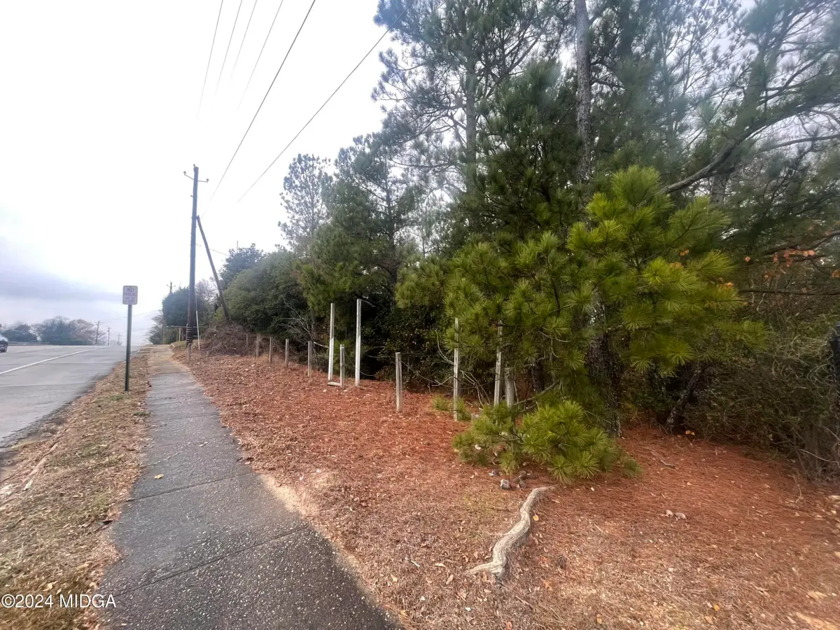 1049 Anthony Road, Macon, GA 31204 - #1