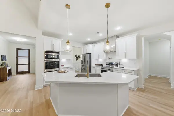 370 Harbour Shores Drive, Jackson, GA 30233