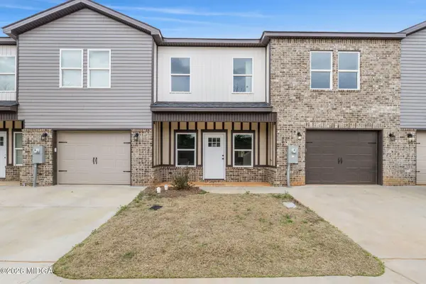 302 Beau Claire Circle, Byron, GA 31008
