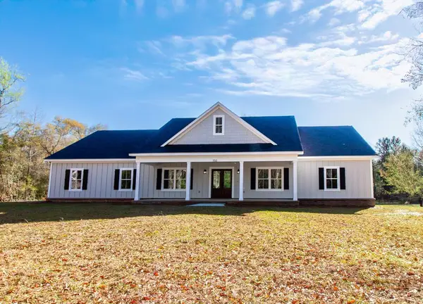 150 Rivervale Dr, Bainbridge, GA 39817