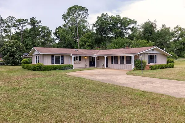 1702 Culbreth St, Bainbridge, GA 39819