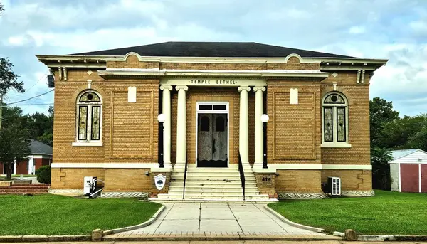 414 S Broad Street, Bainbridge, GA 39819