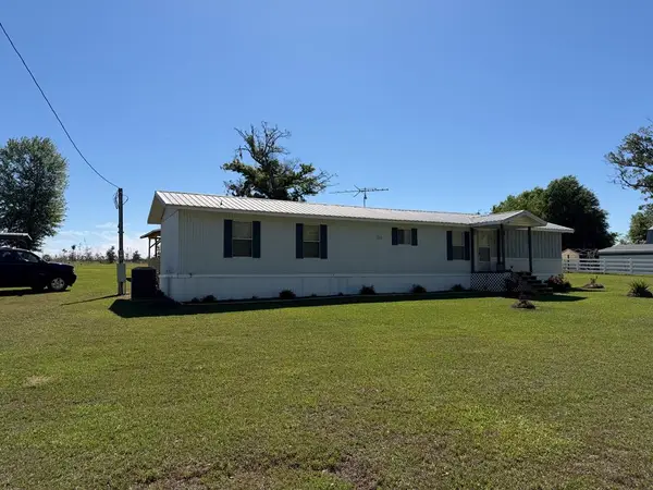8105 Lake Elouise Dr, Donalsonville, GA 39845