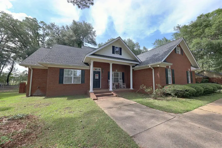 330 River Oaks Dr, Bainbridge, GA 39817 - #2