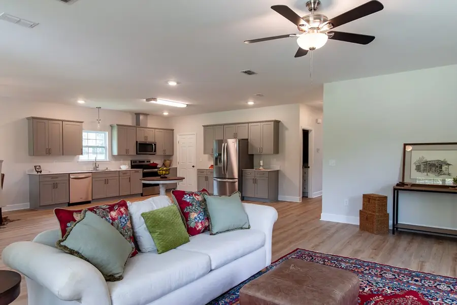 415 Charles St, Bainbridge, GA 39819 - #3