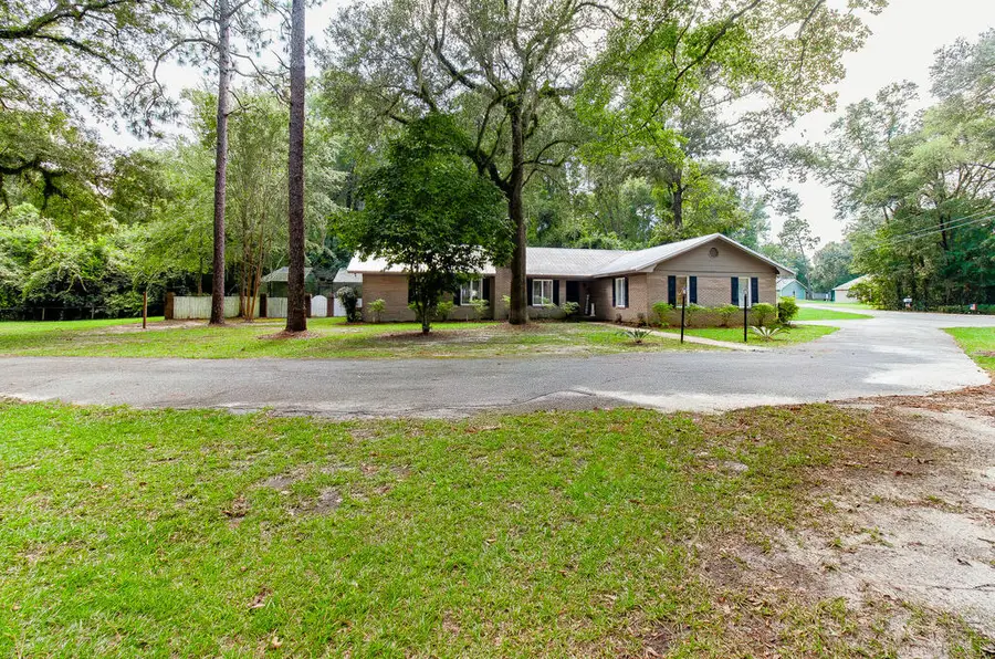 1712 Twin Lakes Dr, Bainbridge, GA 39819 - #3
