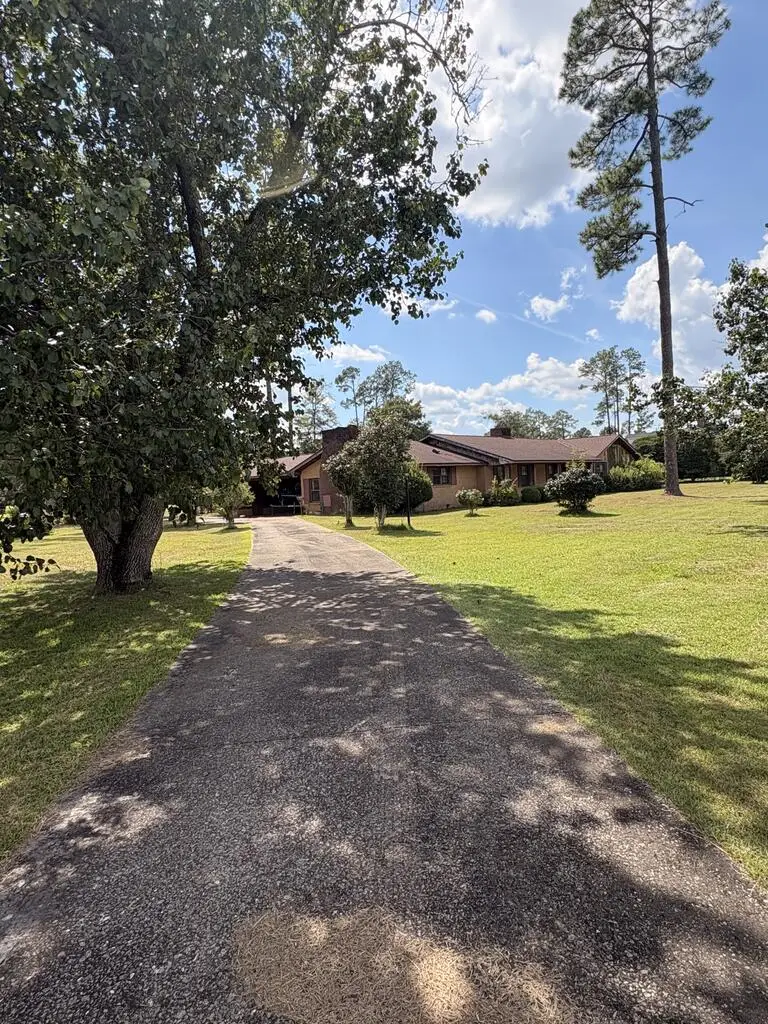201 W 6th St, Donalsonville, GA 39845 - #2