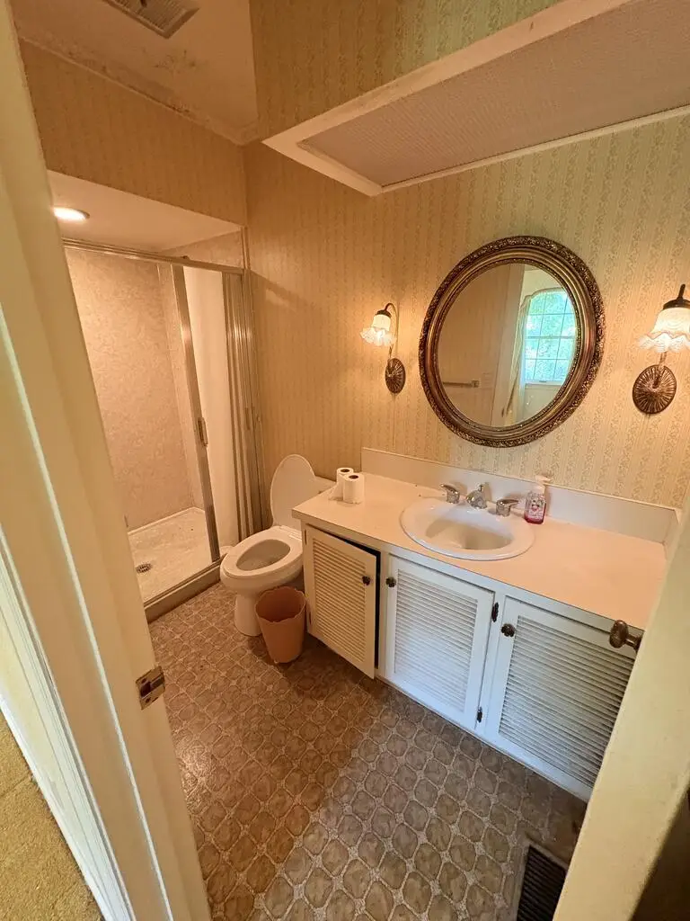 201 W 6th St, Donalsonville, GA 39845 - #3
