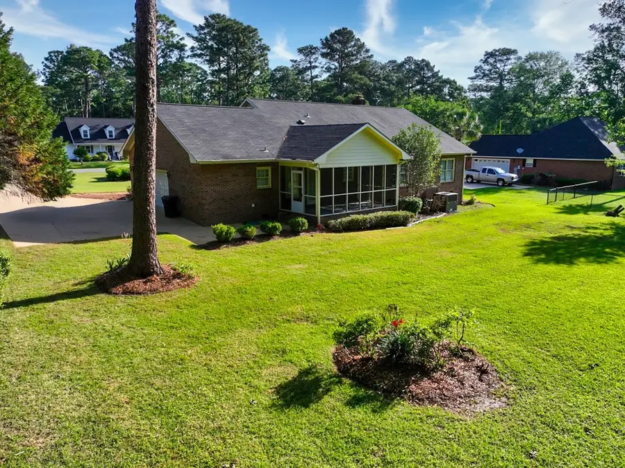 109 Northwoods Dr., Thomasville, GA 31792 - #3