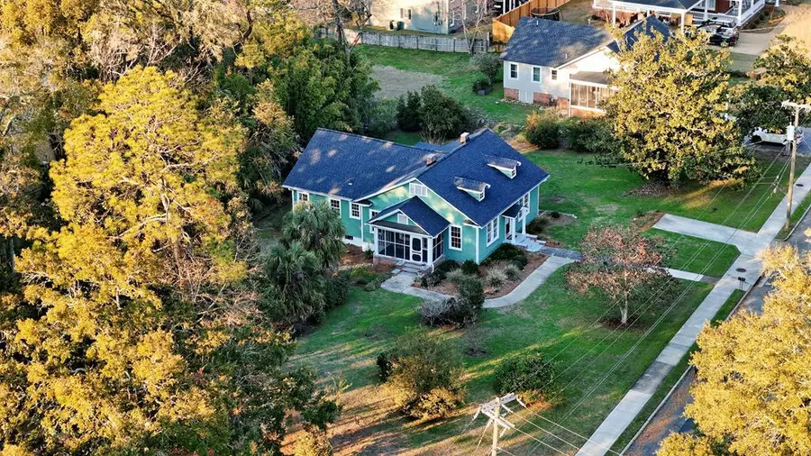 305 E Jefferson St, Thomasville, GA 31792 - #2