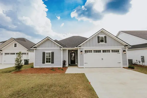 209 Palm Island Dr, Thomasville, GA 31757