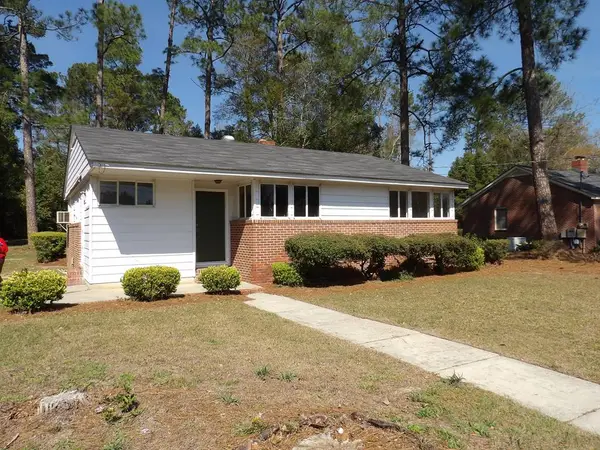 250 NE Tennyson St, Pelham, GA 31779