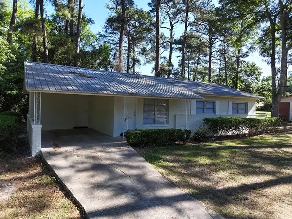 1374 N Pinetree Blvd, Thomasville, GA 31792