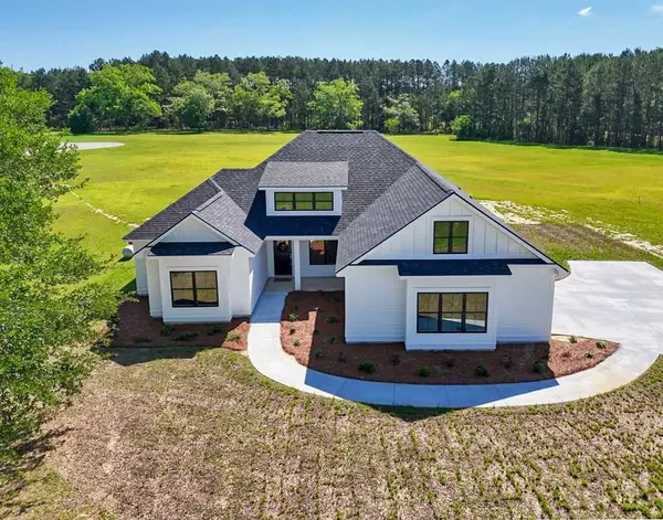 100 Heards Pond Lane, Thomasville, GA 31757