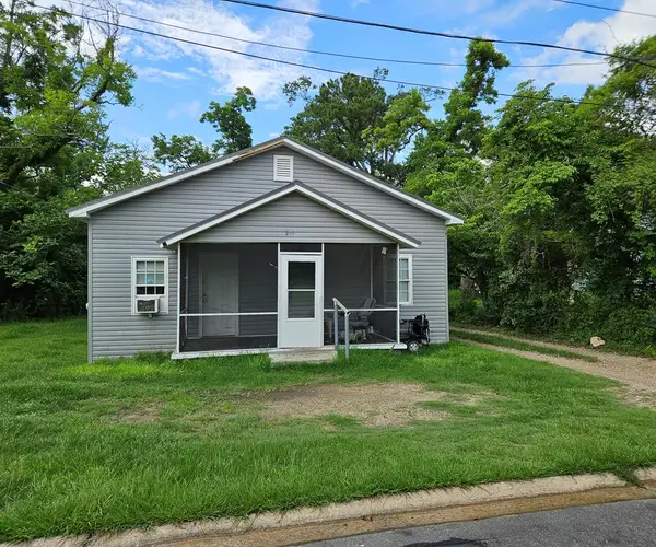 216/222 Bowen St., Nw, Pelham, GA 31779
