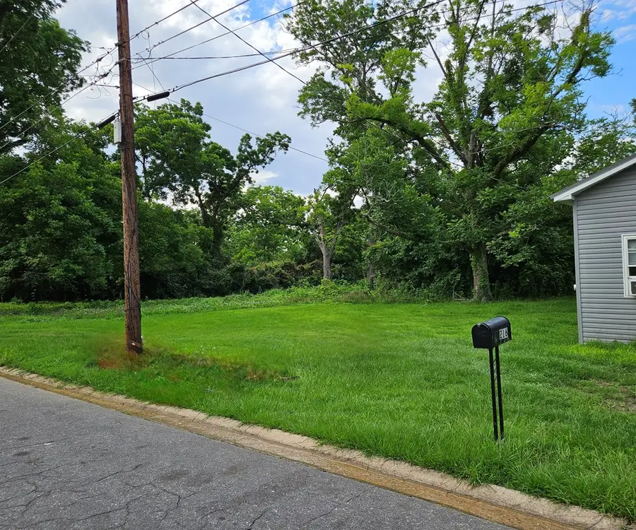 216/222 Bowen St., Nw, Pelham, GA 31779 - #2