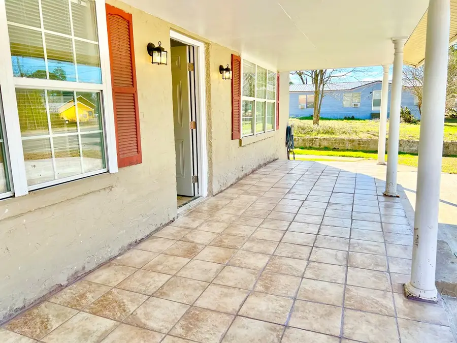 2729 Central Ave, Tifton, GA 31794 - #2