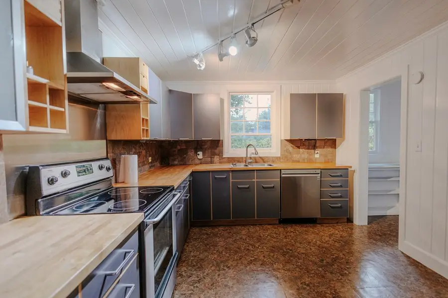 323 E Clay St, Thomasville, GA 31792 - #3