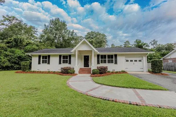 102 Linwood Ln, Thomasville, GA 31792