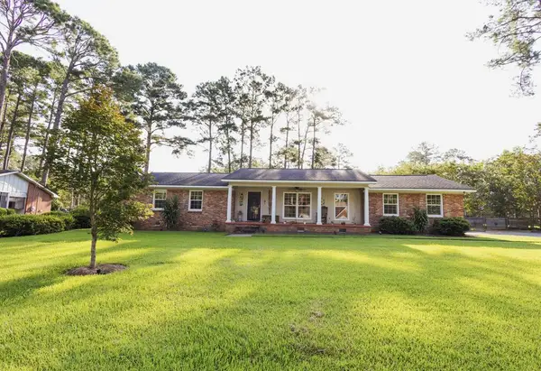 320 Briarcliff Dr, Thomasville, GA 31792