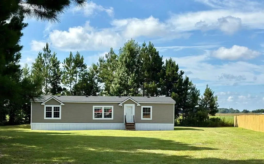 222 Pebble Hill Cr, Sylvester, GA 31791 - Image #1