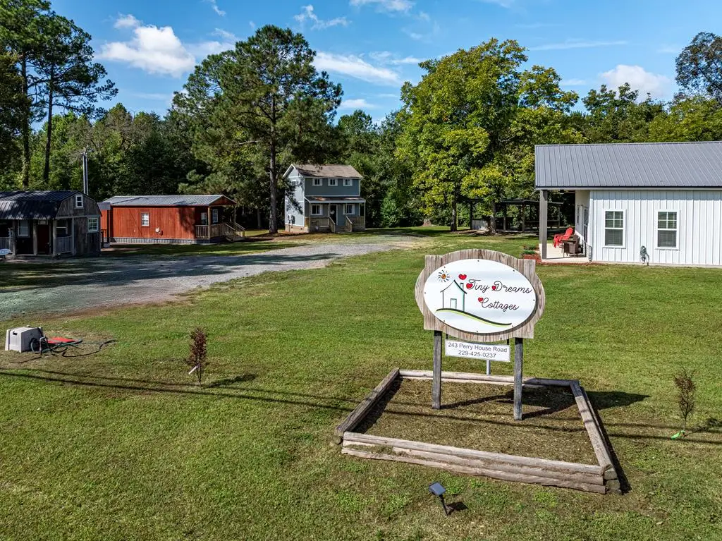 243 Perry House Rd, Fitzgerald, GA 31750 - Image #1