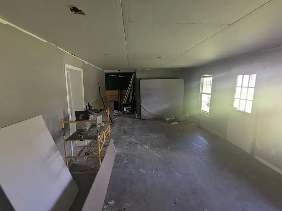 211 W Roanoke Drive, Fitzgerald, GA 31750 - Image #3