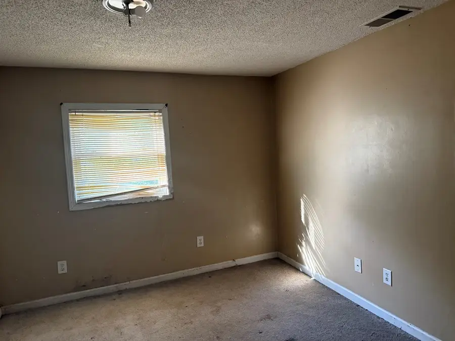 722 6 1/2 St, Tifton, GA 31794 - #3