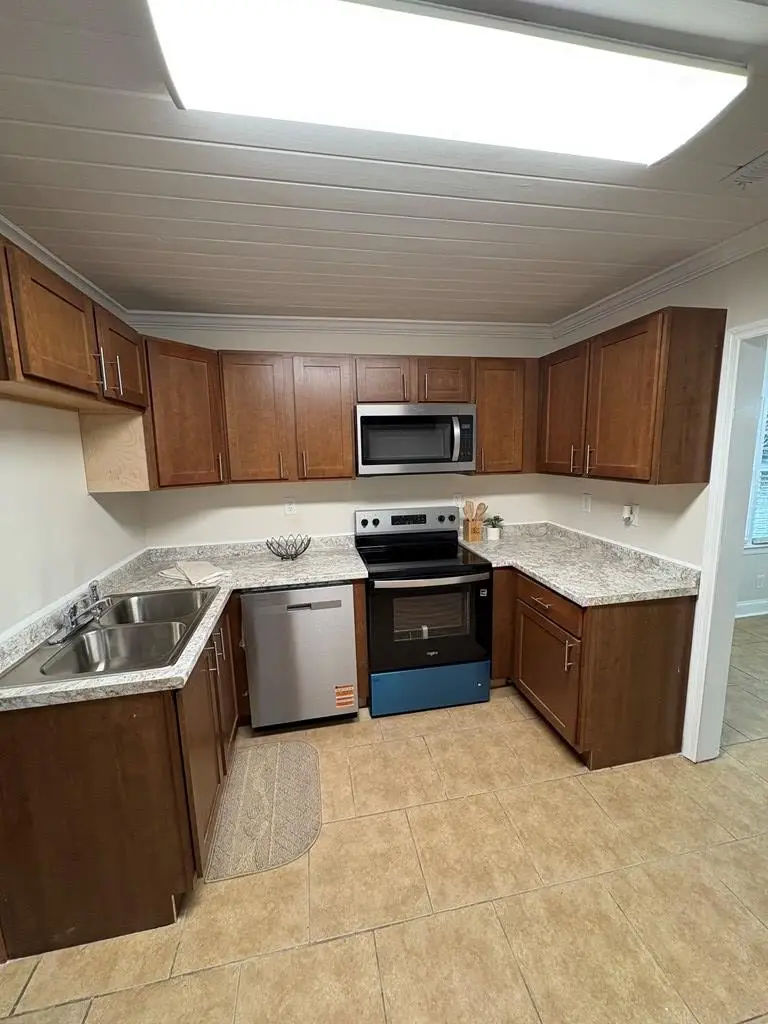 814 N Cleveland Ave, Adel, GA 31620 - Image #2