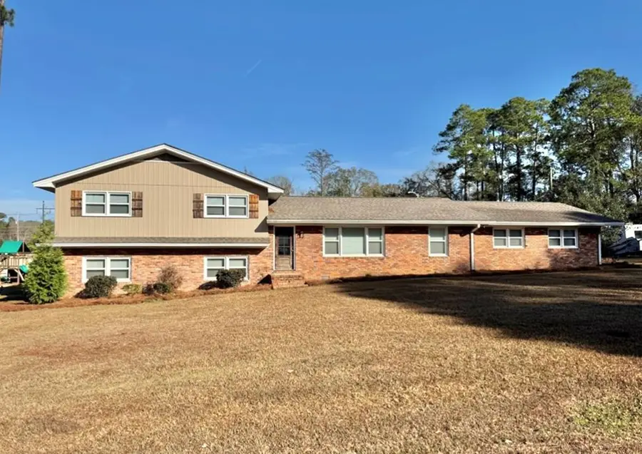 1211 W Roanoke Drive Ext, Fitzgerald, GA 31750 - Image #2