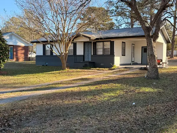 310 Lakeview Drive, Sylvester, GA 31791