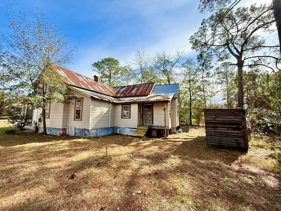 320 S Mattie Ave, Sycamore, GA 31790 - Image #2