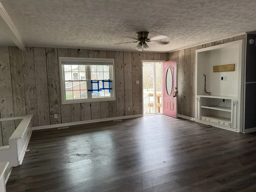 85 E Brewton St, McRae, GA 31055 - #3