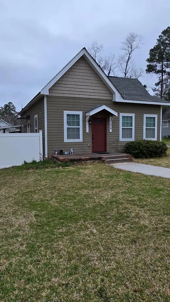 609 W Pine Street, Fitzgerald, GA 31750 - #2
