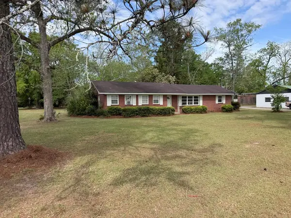 106 S Goodman Street, Sparks, GA 31647