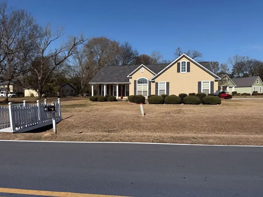 112 Manor Drive, Fitzgerald, GA 31750 - #2