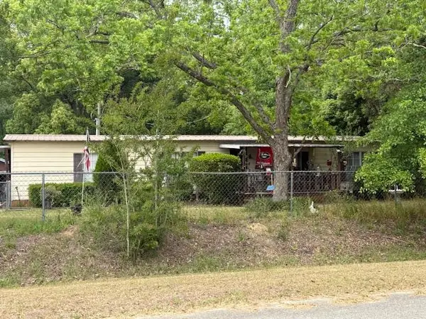 348 Pleasure Lake Lane, Ocilla, GA 31774