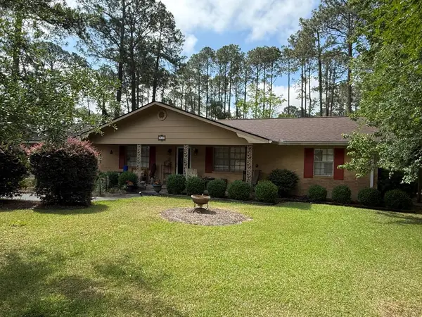 614 Rogers St, Tifton, GA 31794