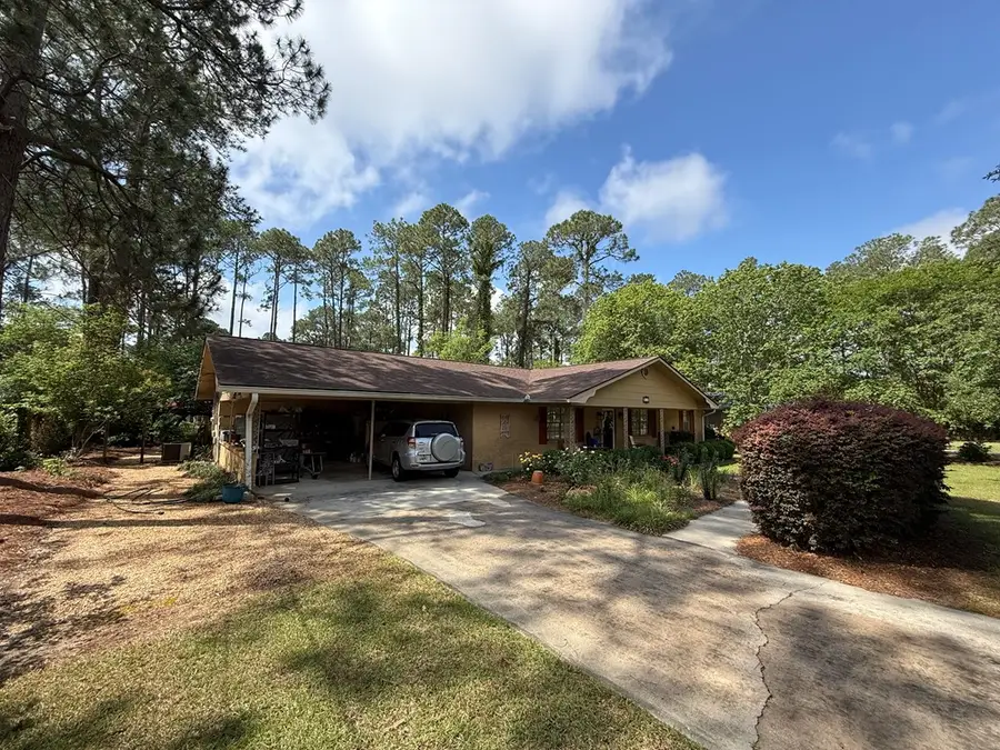 614 Rogers St, Tifton, GA 31794 - #3