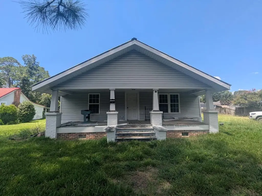 211 W Roanoke Drive, Fitzgerald, GA 31750 - #1