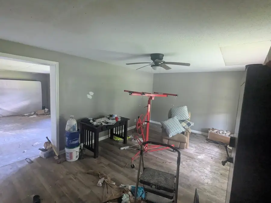 211 W Roanoke Drive, Fitzgerald, GA 31750 - #2