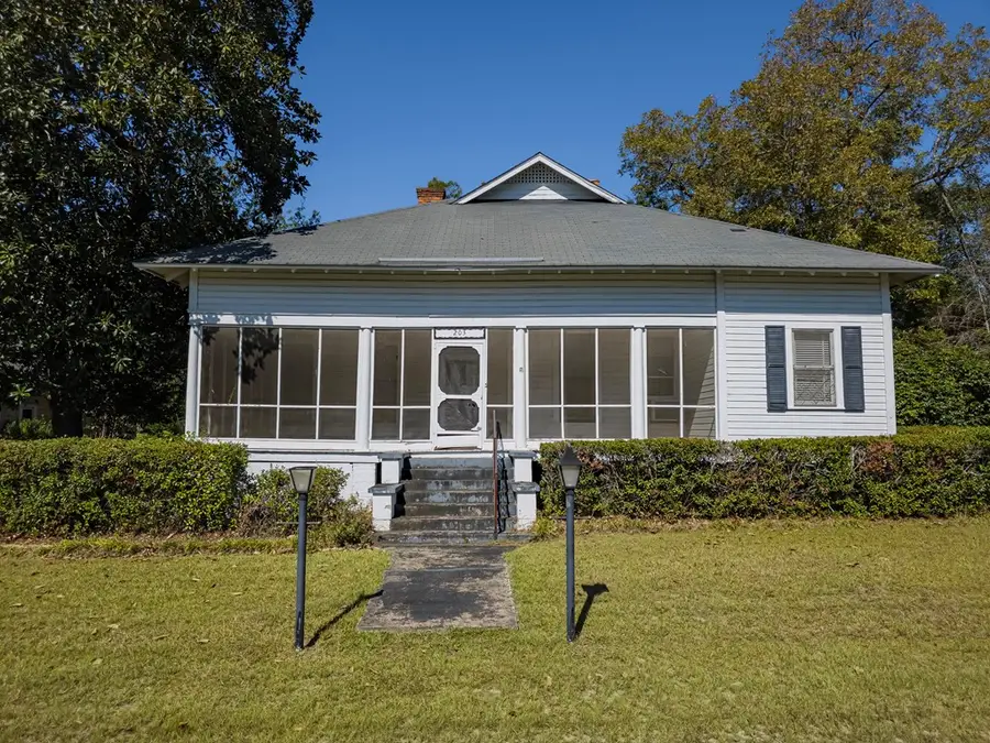 203 E Pinson St, Sylvester, GA 31791 - #2
