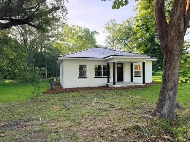 709 N Bragg St, Fitzgerald, GA 31750 - #1