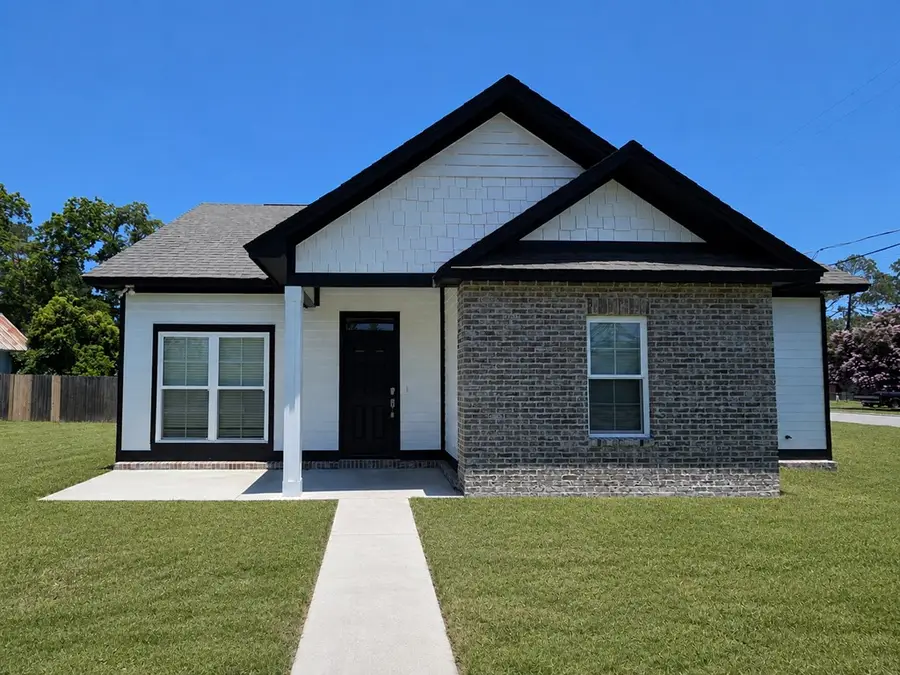 215 E Eighth Street, Adel, GA 31620 - #2