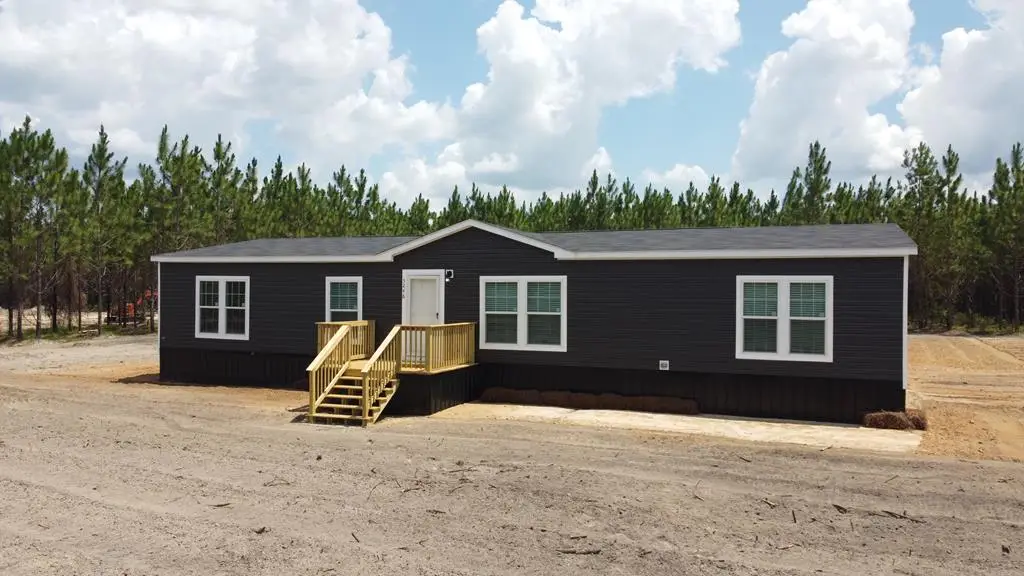 5246 Owens Rd, Blackshear, GA 31516 - #1