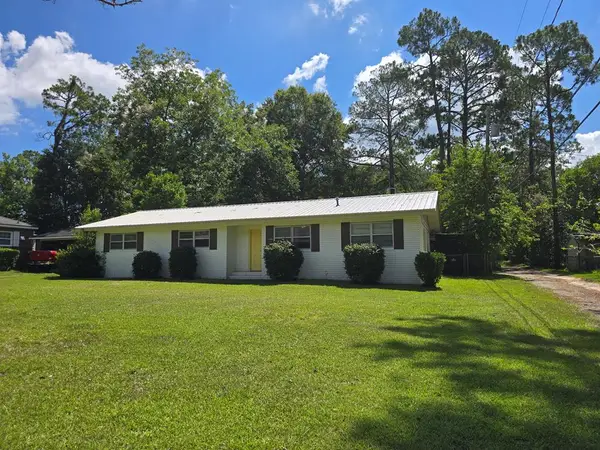 107 Lobingier Avenue, Fitzgerald, GA 31750